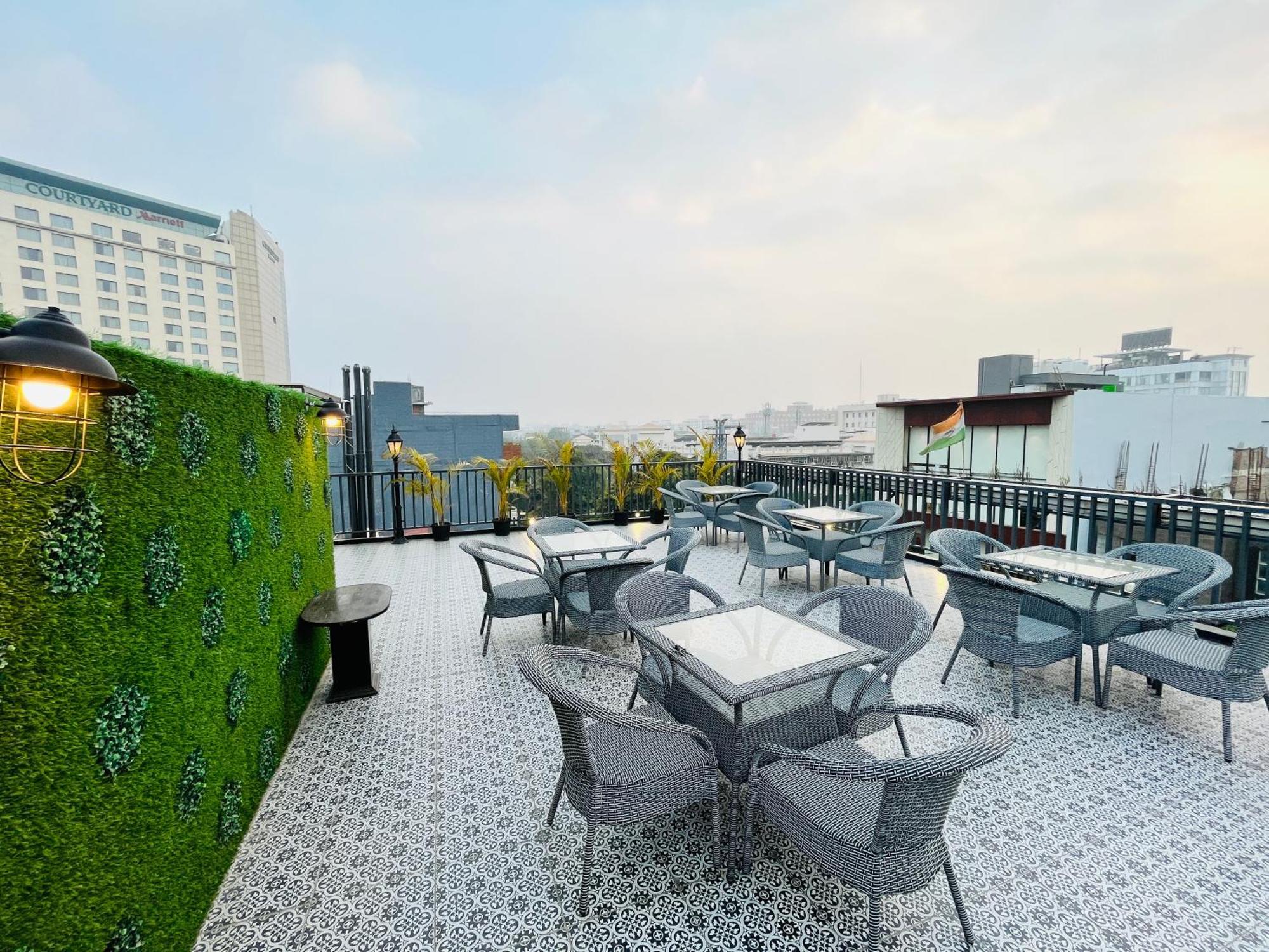 Hotel South Ex Residency - South Ex Near Aiims Delhi - Couple Friendly New Delhi Eksteriør billede
