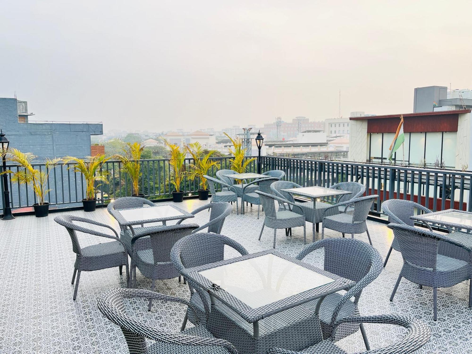 Hotel South Ex Residency - South Ex Near Aiims Delhi - Couple Friendly New Delhi Eksteriør billede